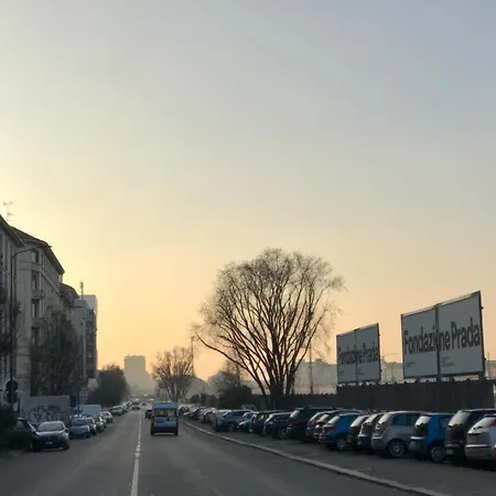 Bilocale Di Pregio A 400m Da Metropolitana アパート ミラノ